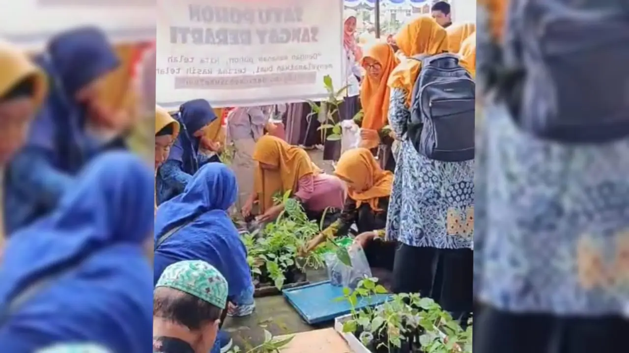 Milad ke-113 Muhammadiyah, PonpesMu Manafi’ul ‘Ulum Boyolali Tebar 1000 Bibit Cabai