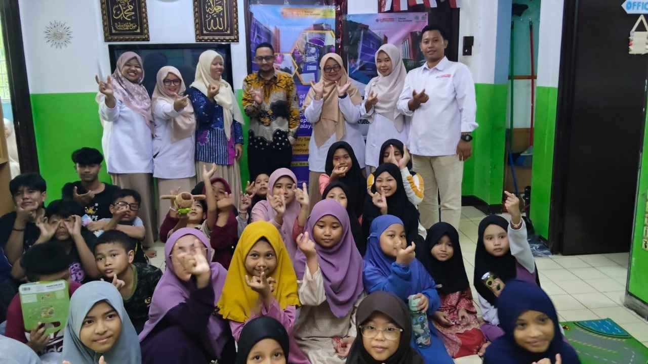 Prodi S1 Kebidanan dan Profesi Bidan FIK UMSurabaya Adakan Pengabdian Internasional di Malaysia