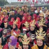 Merawat Keharmonisan, Peserta Upacara HUT ke-79 RI di UMM Kenakan Kostum Adat Daerah dan Budaya