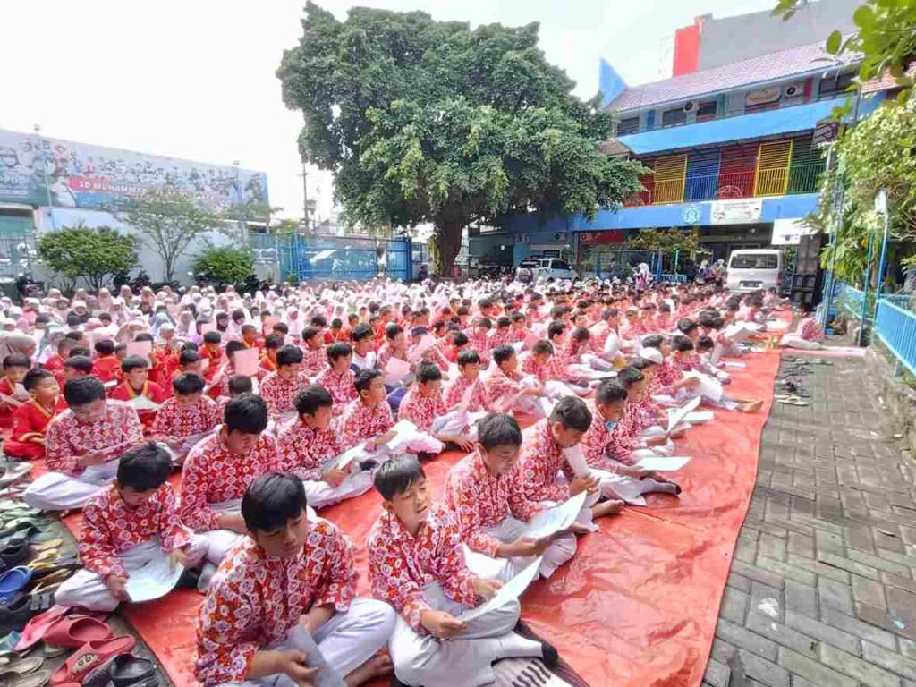 Penuh Inspirasi, Pembiasaan Gema Al Kahfi dan Friday Charity SDM Limas