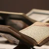 Umat Muslim Ramai Baca Al-Qur’an di Bulan Ramadan, Mengapa?