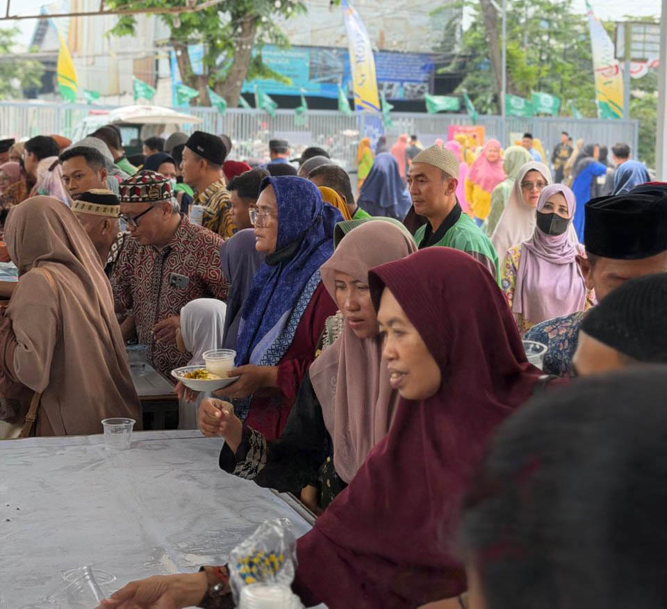 Milad ke-113 Muhammadiyah di Masjid Ar Royyan Buduran, Ratusan Porsi Soto dan Bakso Pererat Kebersamaan