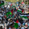 Massa Aksi Damai Bela Palestina Penuhi Kawasan Monas