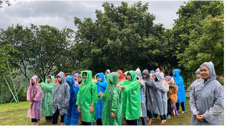 Belajar Seru di Alam: Santri SMP Al Fattah Menanam Padi hingga Hidroponik