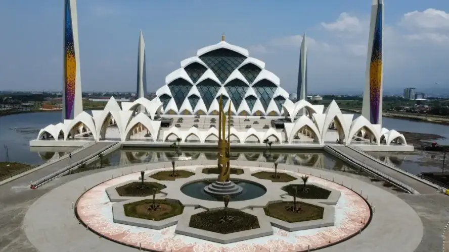 Masjid Al Jabbar, Kado yang Ditolak di Hari Milad
