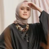 Jilbab Bukan Seragam: Konsistensi Ayah-Bunda Menjaga Aurat di Rumah