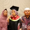 Anak Petani Jagung Asal Lombok Ini Sukses Raih Gelar Dokter di UM Surabaya