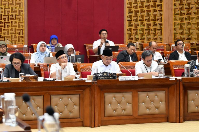 Kemendikdasmen, dalam rapat kerja bersama Komisi X DPR di Jakarta. (ist)
