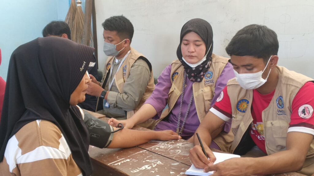 Penyintas Banjir Sumatra Keluhkan Penyakit Kulit dan Darah Tinggi