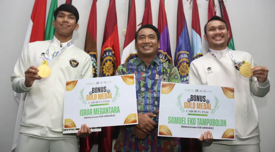 UMSURA Beri Bonus Dua Mahasiswa yang Perkuat Tim Emas Futsal SEA Games 2025