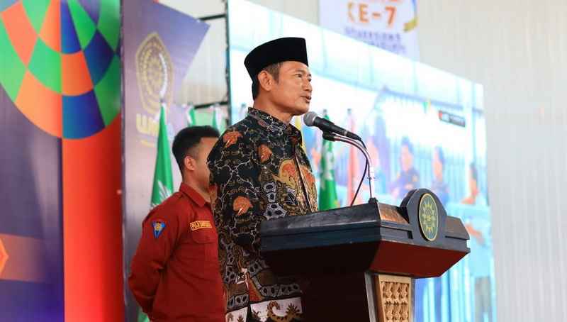 Bupati Lamongan Yuhronur Efendi memberi sambutan dalam perayaan Milad Akbar ke-113 Muhammadiyah. (ist)