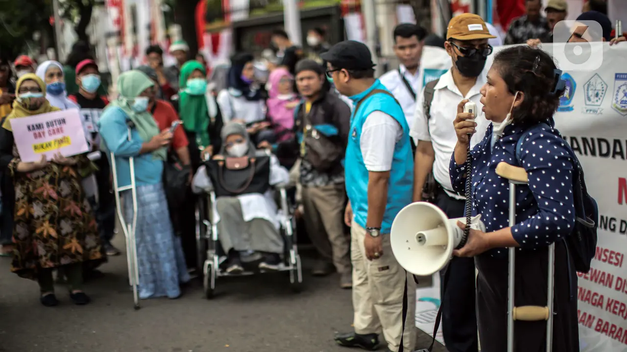 Para penyandang disabilitas menuntut kesempatan kerja yang setara. (lip.6)