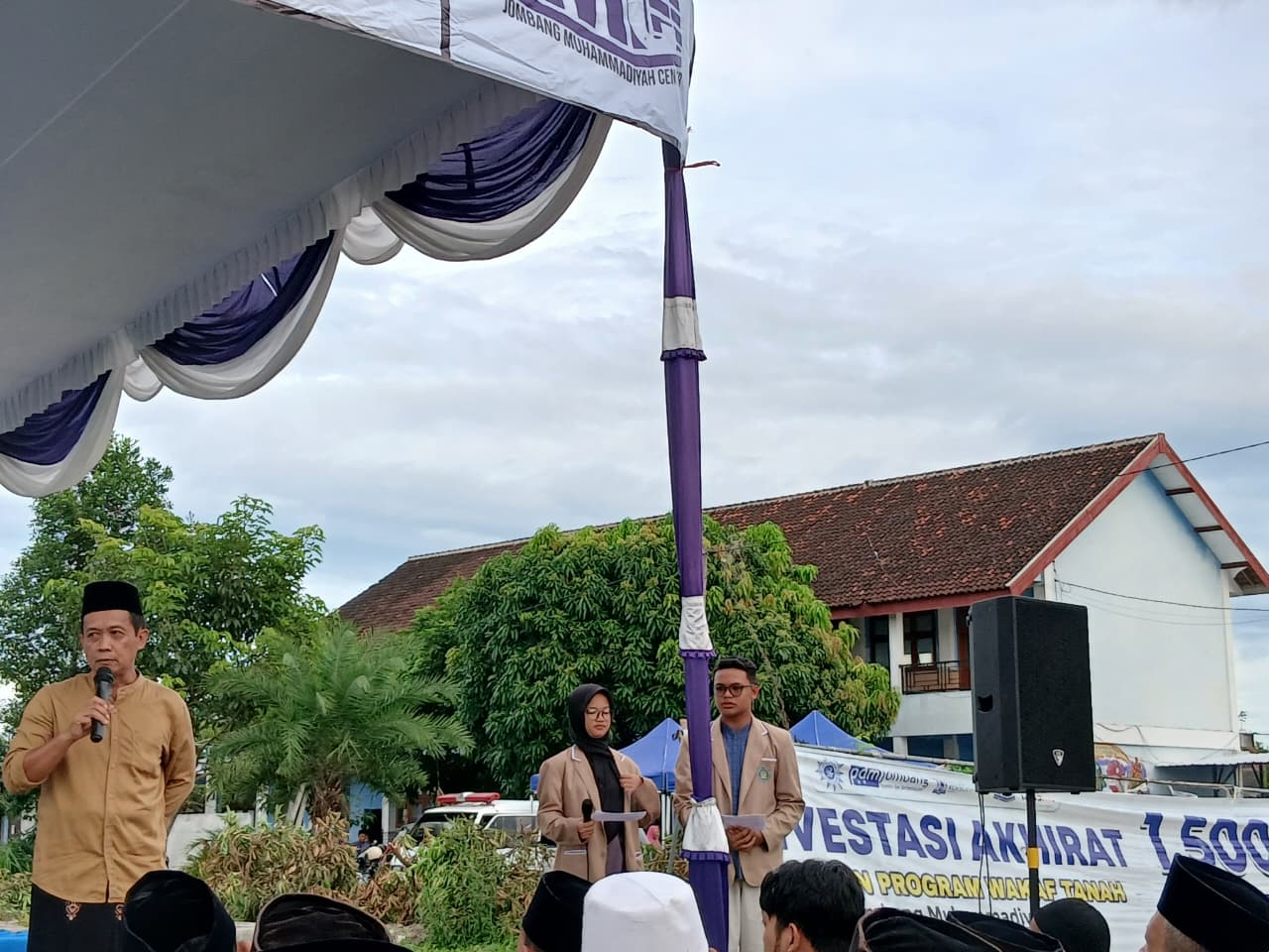 Menggunakan 2 Bahasa, Siswa SMA Muhammadiyah 1 Jombang Bertugas MC di Pengajian PUSPA