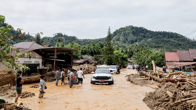 Ketika Penguasa Bermain dengan Alam: Al-Qur’an Membongkar Akar Bencana