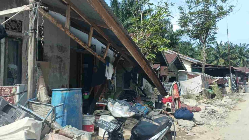 Ribuan Warga Langkat Bertahan di Hunian Darurat, Air Bersih Masih Langka