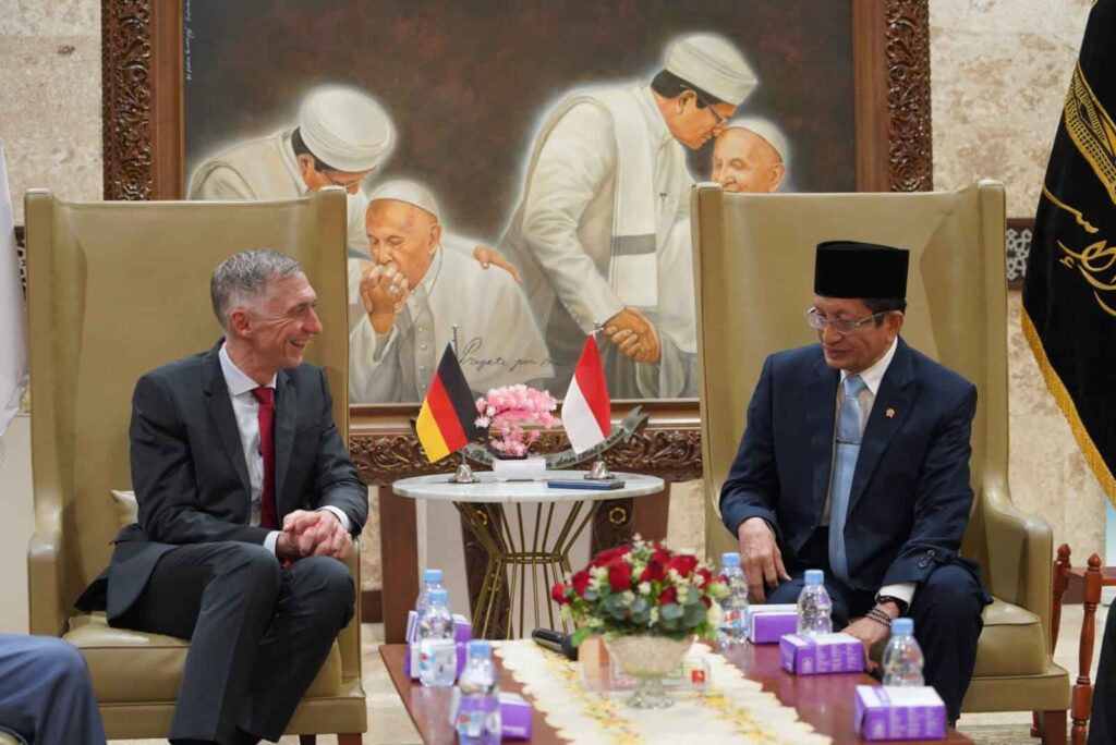 Menteri Agama Nasaruddin Umar (kanan) bersama dengan Duta Besar Jerman untuk Indonesia, Ralf Beste. (ist)