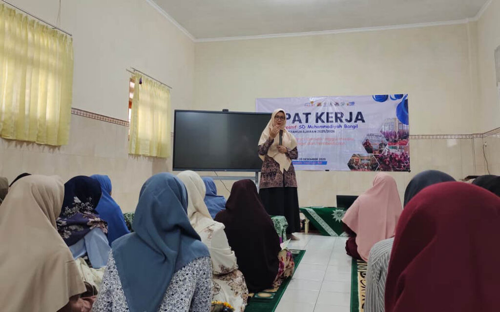 Melangkah Bersama, Sekolah Kreatif SD Muhammadiyah Bangil Gelar Raker Semester Genap