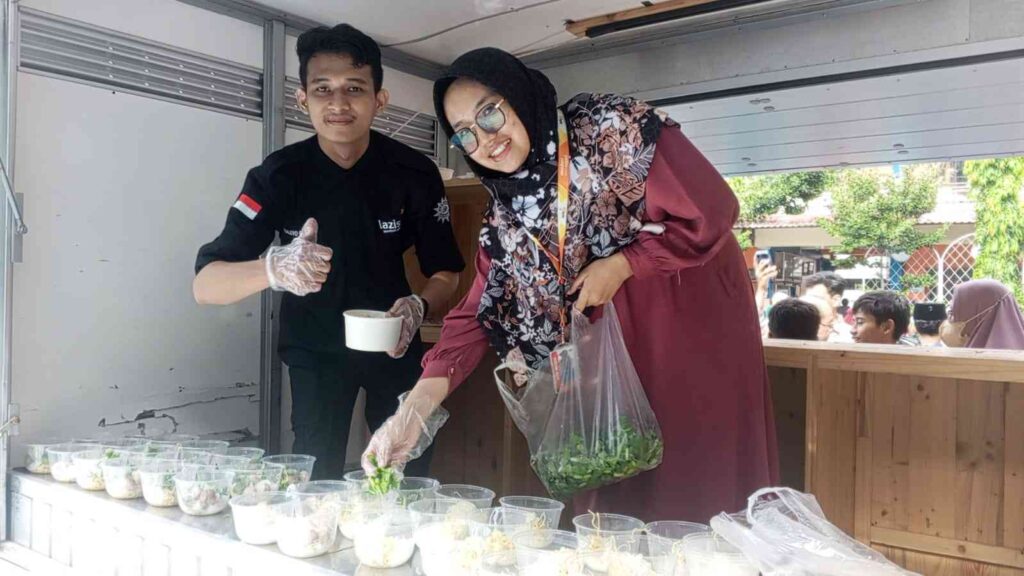 Pengajian Bermuhammadiyah Laweyan Surakarta Semarak dengan Bakso Gratis Lazismu