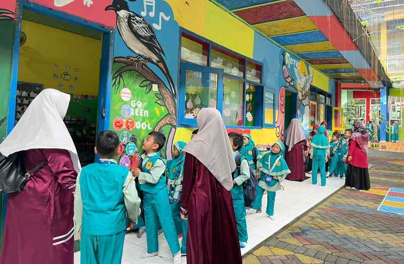 Pendidikan karakter pada siswa SD Muhammadiyah Bangil. (mar)