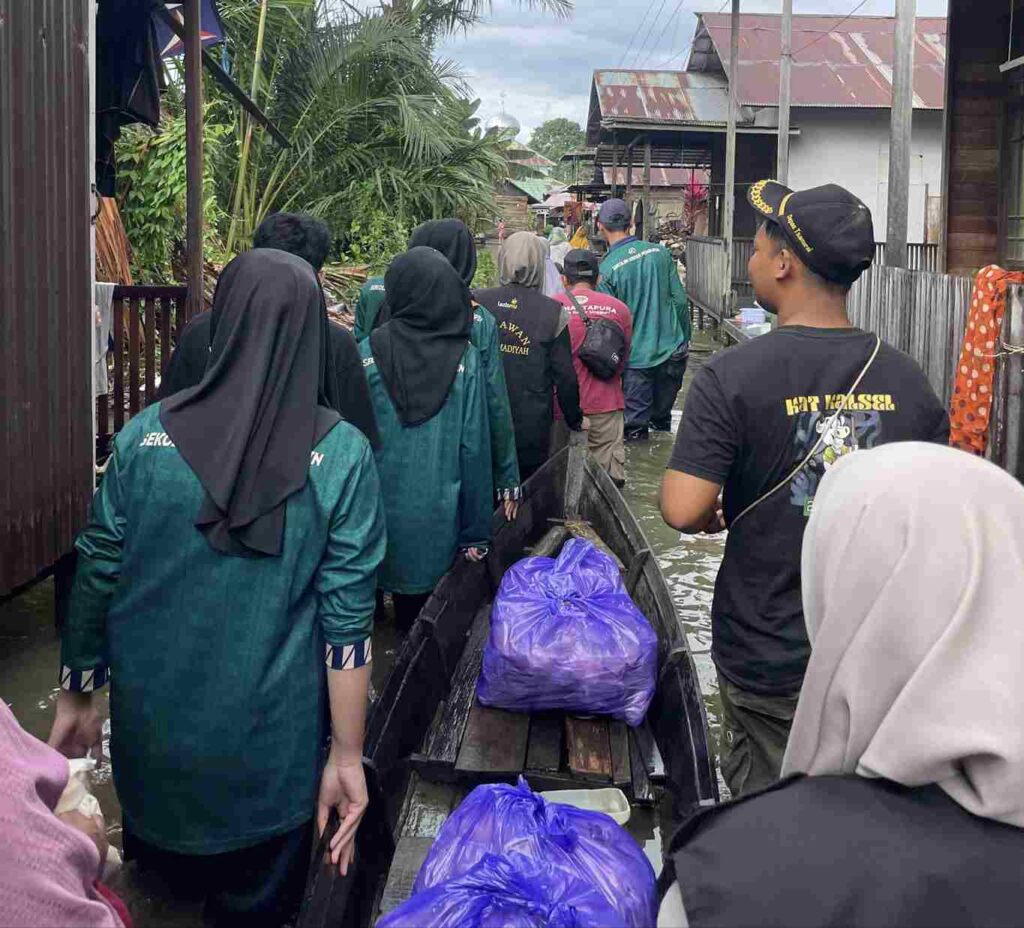 Tanggap Bencana Banjir, Muhammadiyah Kabupaten Banjar Salurkan Bantuan Pangan Siap Saji