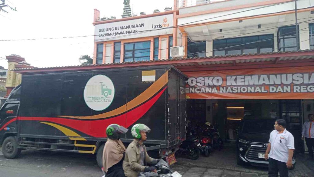 Hingga 1 Januari 2026, Muhammadiyah Jatim Himpun Donasi Rp11 Miliar dan 12 Ton Bahan untuk Korban Bencana Sumatra