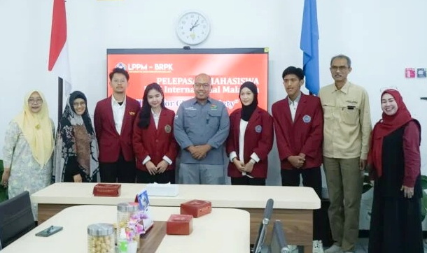 Mahasiswa UMM diberangkatkan dalam program KKN Internasional ke Malaysia. (ist)