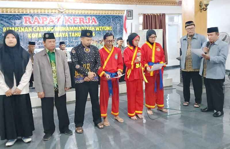 Acara raker sekaligus Pengukuhan Tapak Suci PCM Wiyung. (ist)