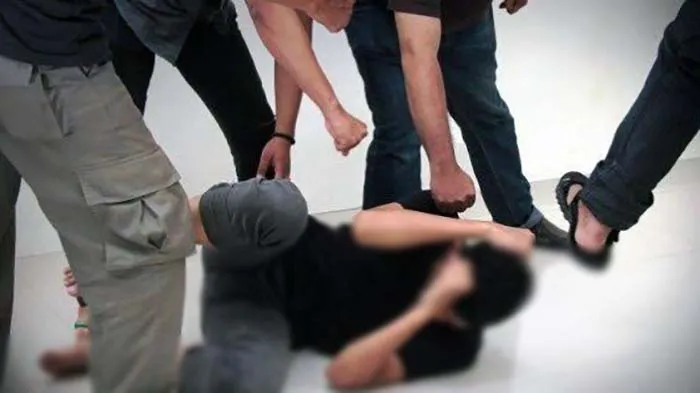 Guru Dikeroyok Murid: Alarm Keras Runtuhnya Adab Pendidikan