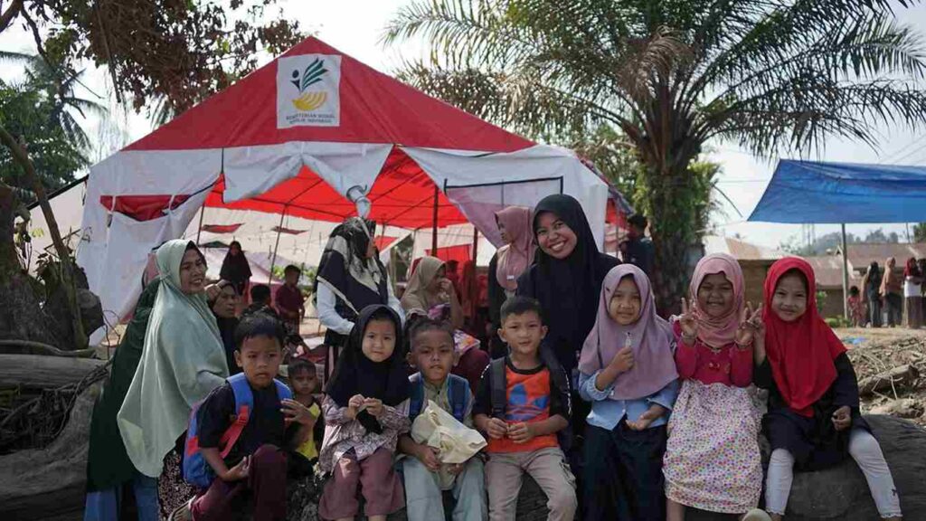 Kegiatan trauma healing oleh tim psikososial Umsida pada anak-anak Aceh Tamiang. (ist)