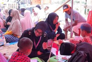 Kegiatan trauma healing tim relawan Umsida.