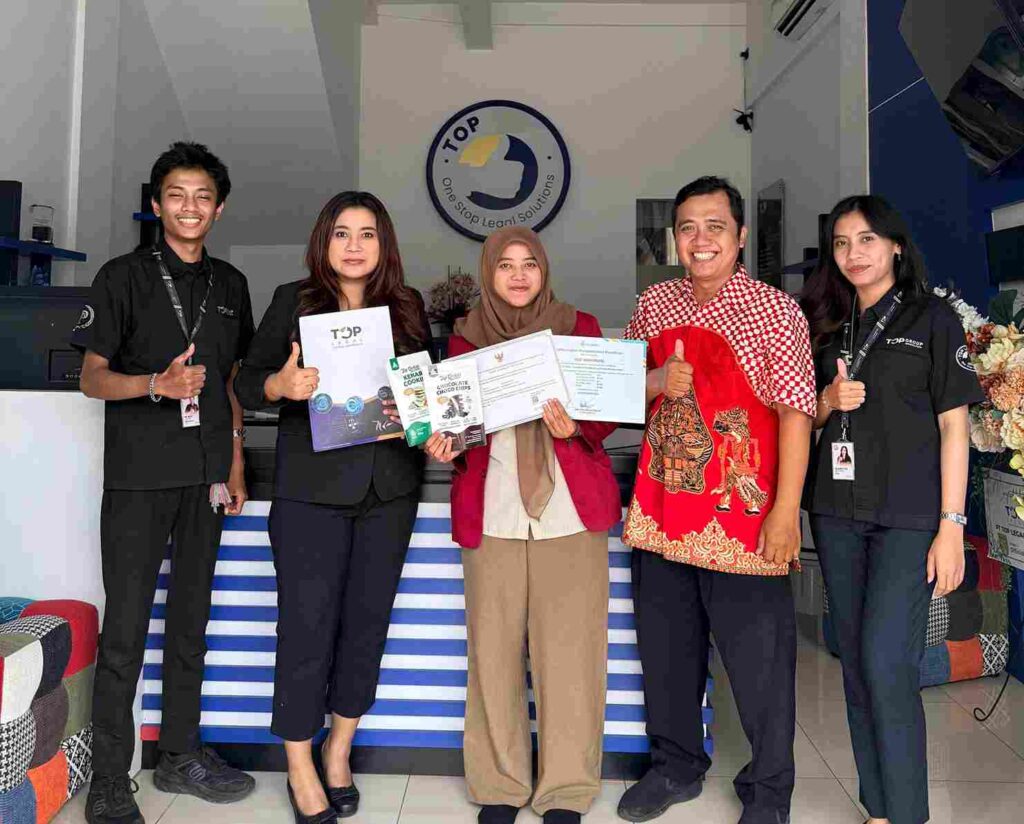 Mahasiswi Hukum UMSURA, Faiz Maharani, Lolos Sertifikasi Pendamping Produk Halal