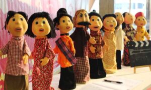 Boneka Si Unyil dan teman-temannya. 