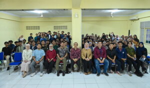 Para peserta dan pembicara acara "Ruang Aksi Goes to Campus" di kampus Universitas Muhammadiyah Saintek. (ist)