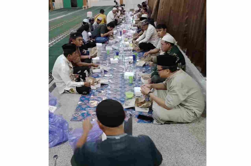 Kebersamaan di Masjid Muhammadiyah Al-Ihsan Kapuas, Momen berbuka puasa Penuh Berkah