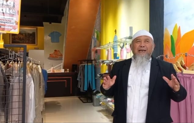 drh. Zainul Muslimin, Bendahara Pimpinan Wilayah Muhammadiyah (PWM) Jawa Timur saat memromosikan Lazismu preloved. (ist)