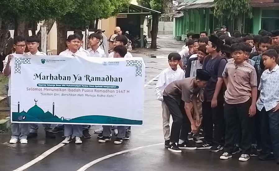 Para santri saat mengikuti pawai. (ist)