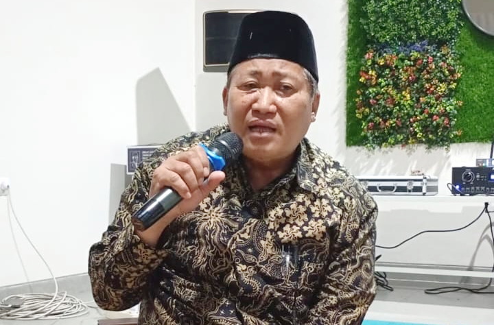 Dr. Sholihin Fanani.