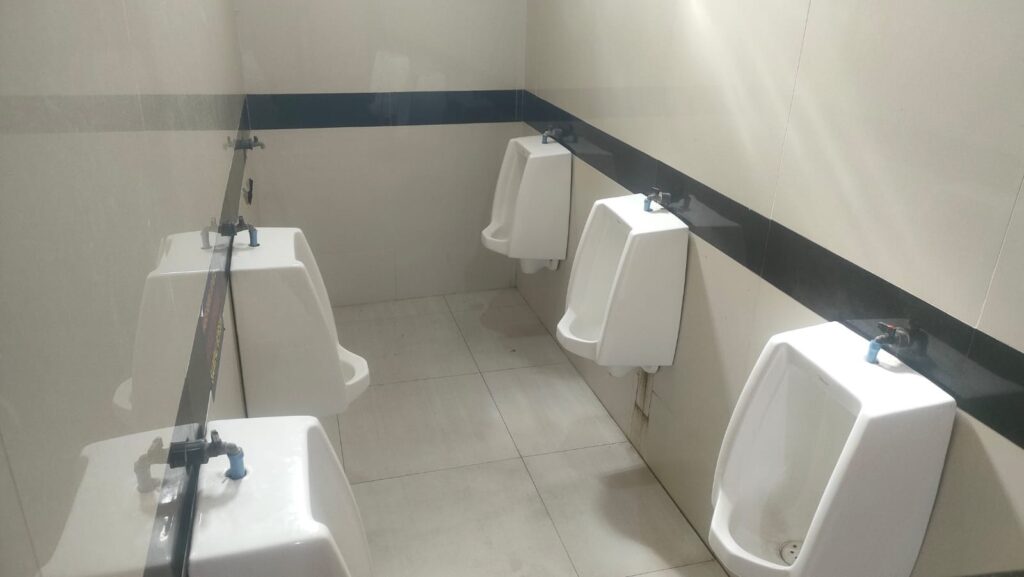 Urinoir di Masjid: Ketika Kelalaian Dibangun atas Nama Modernitas