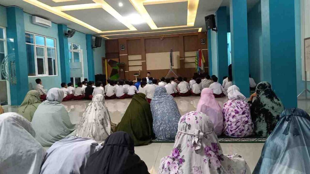 Menjaga Hati dari Prasangka Buruk dan Menyambut Nasihat dengan Positive Vibes