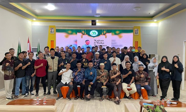 Foto bersama usai Kajian Ramadan dan Buka Puasa Bersama yang digelar CV AMM PCPM Bumiayu Brebes. (ist)