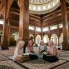 Iktikaf Muslimah di Sepuluh Hari Terakhir, Antara Masjid dan Rumah
