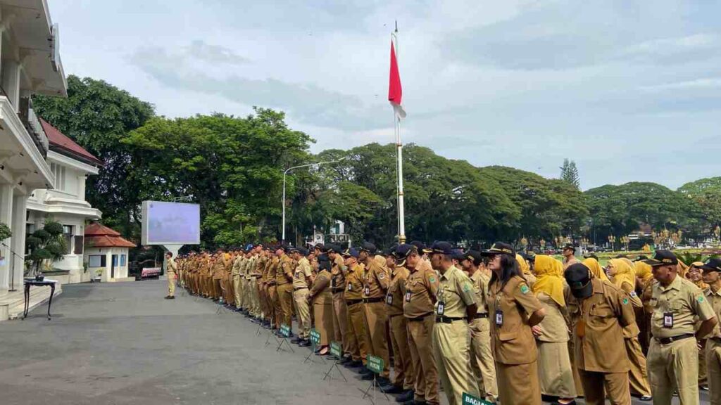 Apel Pagi yang Menyimpan Lelah