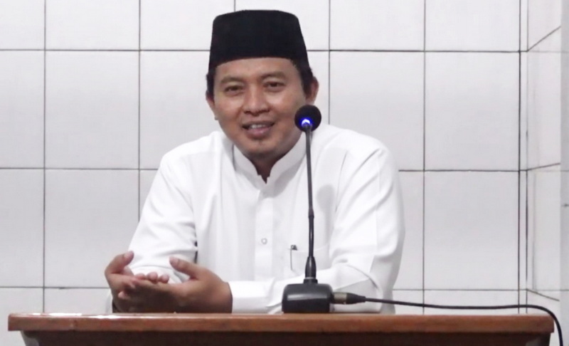 Imam Sapari, S.HI., M.Pd.I.