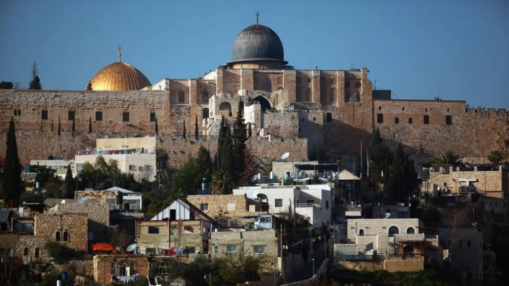 Kompleks Al Aqsa yang masih ditutup zionis Israel. (ist)