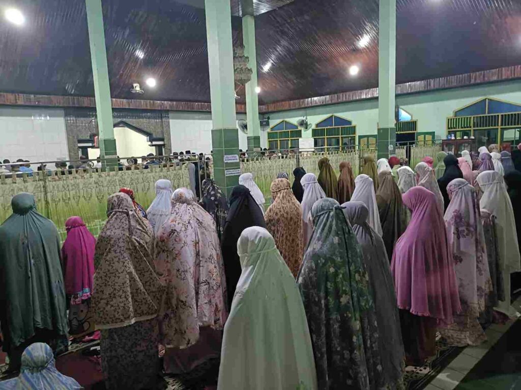 Kultum Ramadan di Masjid Mujahiddin, Sekretaris PWM Kaltim Soroti Konsistensi Ibadah