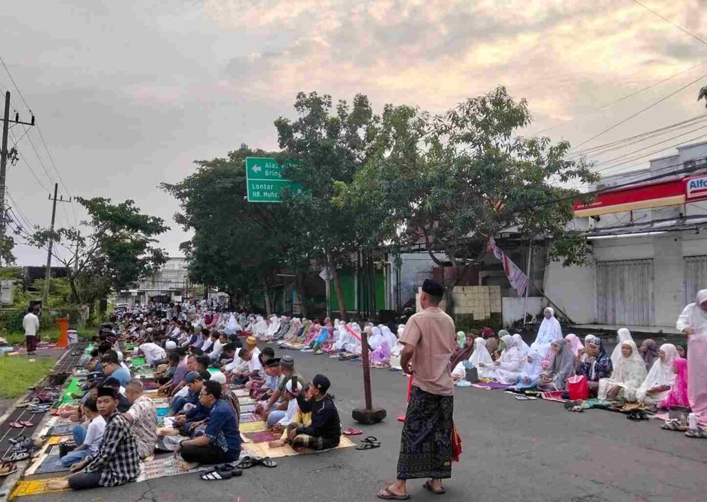 Puasa Ikut NU, Lebaran Ikut Muhammadiyah: Ibadah atau Sekadar Pilihan Nyaman?