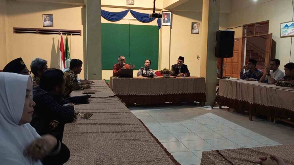 Perkuat Sinergi, IKS SD Muhammadiyah Solo Gelar Sarasehan dan Buka Bersama
