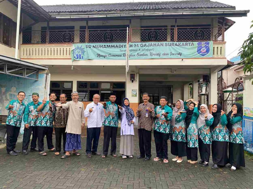 SMOGRA UMS Hadir, Edukasi Siswa SD Muhammadiyah 24 Gajahan Peduli Lingkungan