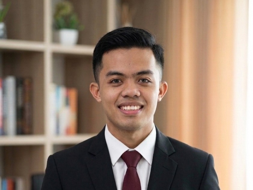 Membaca atau Tergilas Zaman