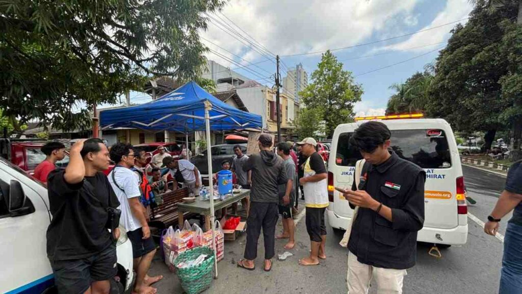 Lazismu Surakarta Bergerak Cepat Bantu Warga Korban Banjir
